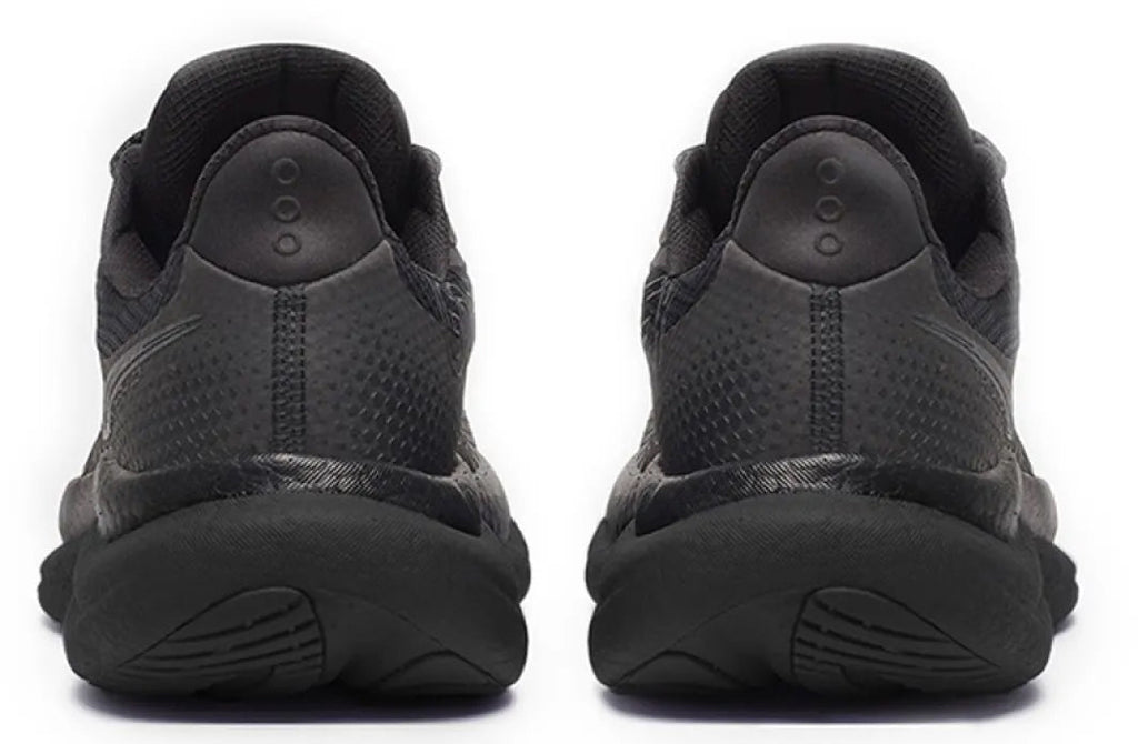 Saucony Triumph 23 GORE-TEX Men's Running Shoes - Black - View 5