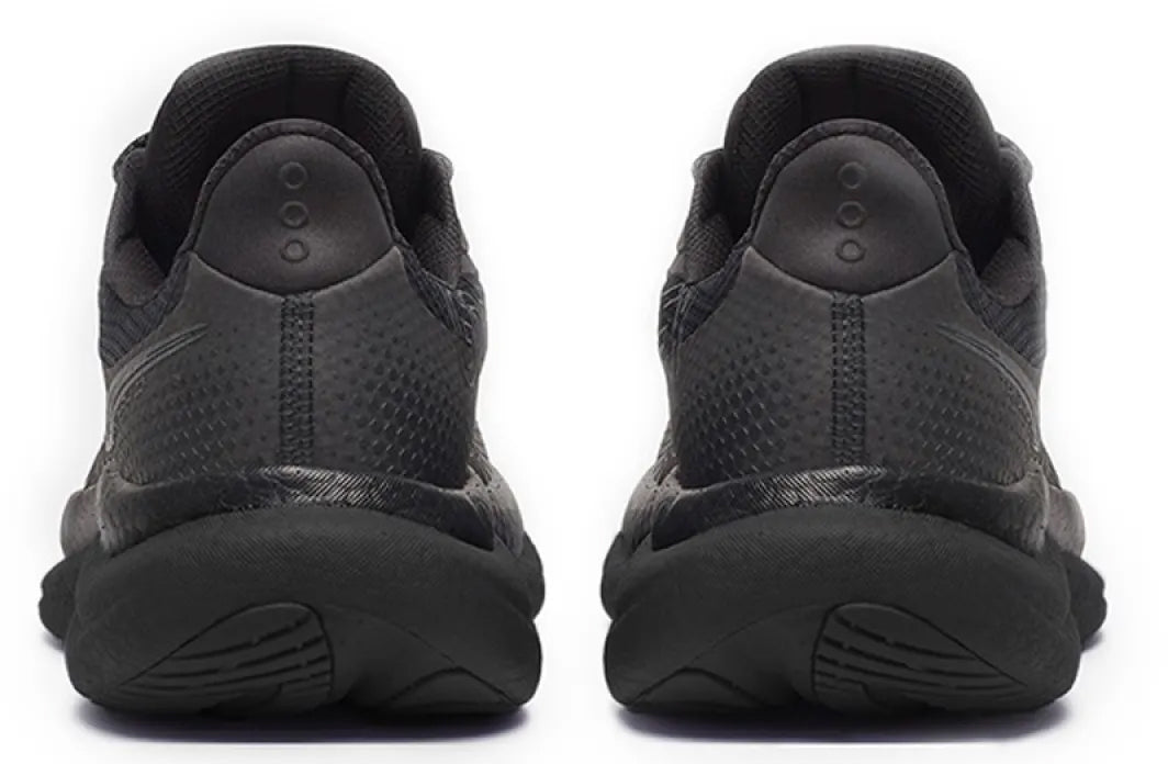 Saucony Triumph 23 GORE-TEX Men's Running Shoes - Black - View 5